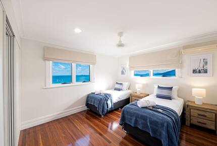 Panoramic Coral Sea Views from a Sophisticated Hillside Haven - Airlie Beach, Australia