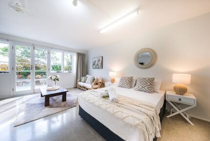 Panoramic Coral Sea Views from a Sophisticated Hillside Haven - Airlie Beach, Australia