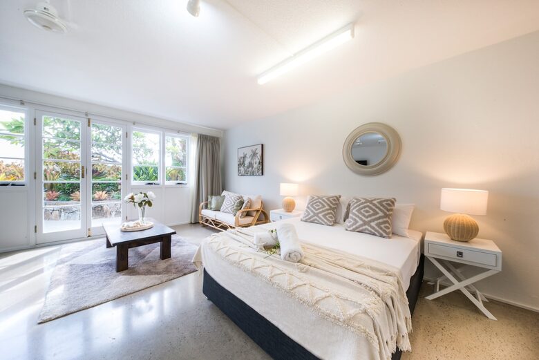 Panoramic Coral Sea Views from a Sophisticated Hillside Haven - Airlie Beach, Australia