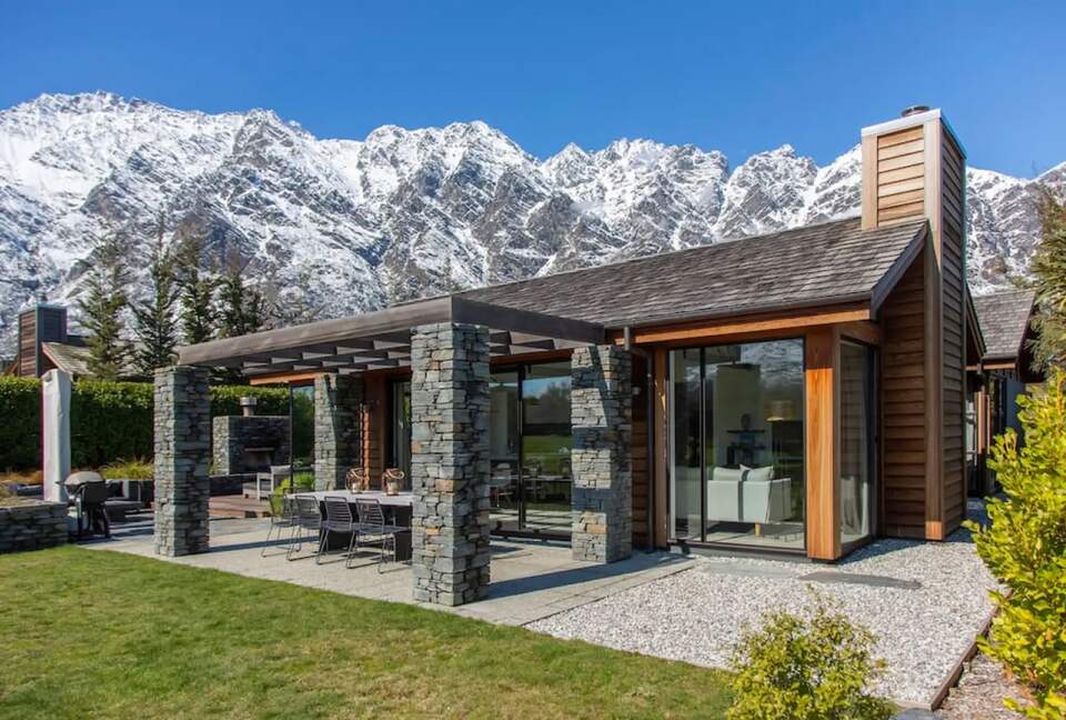 Sun Peaks Villa – Alpine Elegance in Jack’s Point - Queenstown, New Zealand