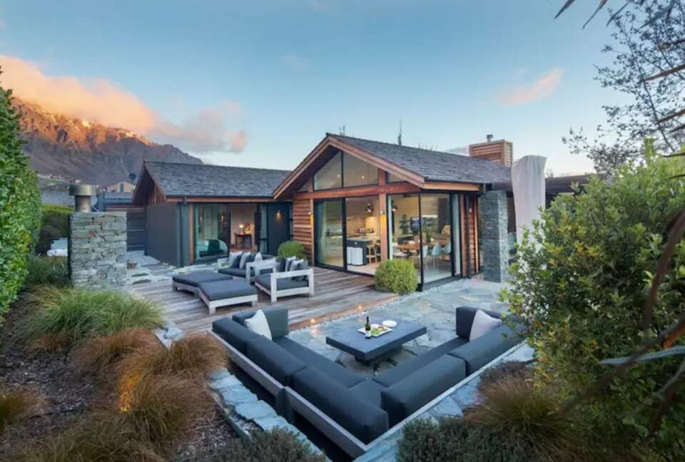 Sun Peaks Villa – Alpine Elegance in Jack’s Point - Queenstown, New Zealand