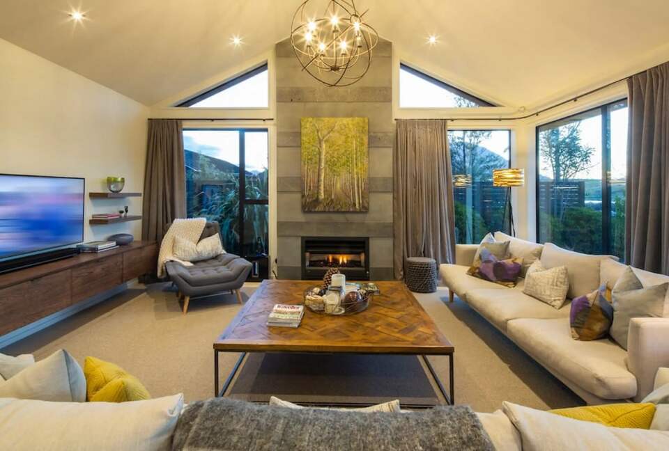 Sun Peaks Villa – Alpine Elegance in Jack’s Point - Queenstown, New Zealand