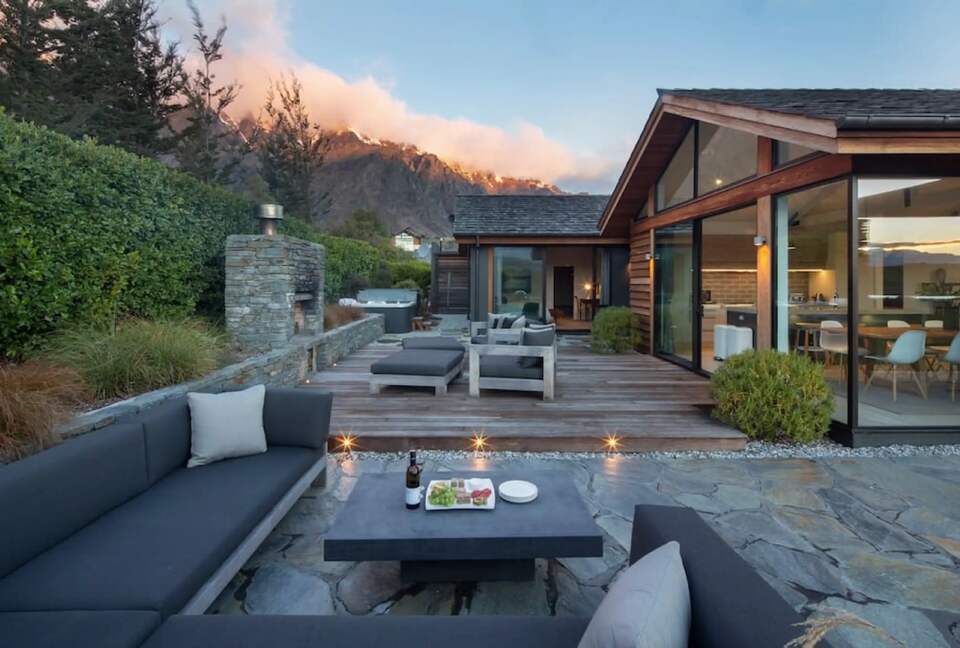Sun Peaks Villa – Alpine Elegance in Jack’s Point - Queenstown, New Zealand