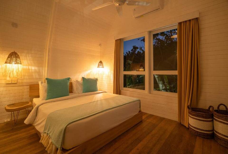 Elegant Uluwatu Escape Near Nyang Nyang Beach - "THE LAGOON " - Bali, Indonesia