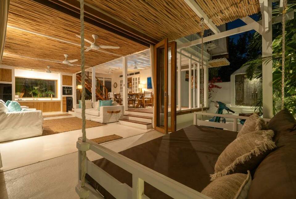 Elegant Uluwatu Escape Near Nyang Nyang Beach - "THE LAGOON " - Bali, Indonesia