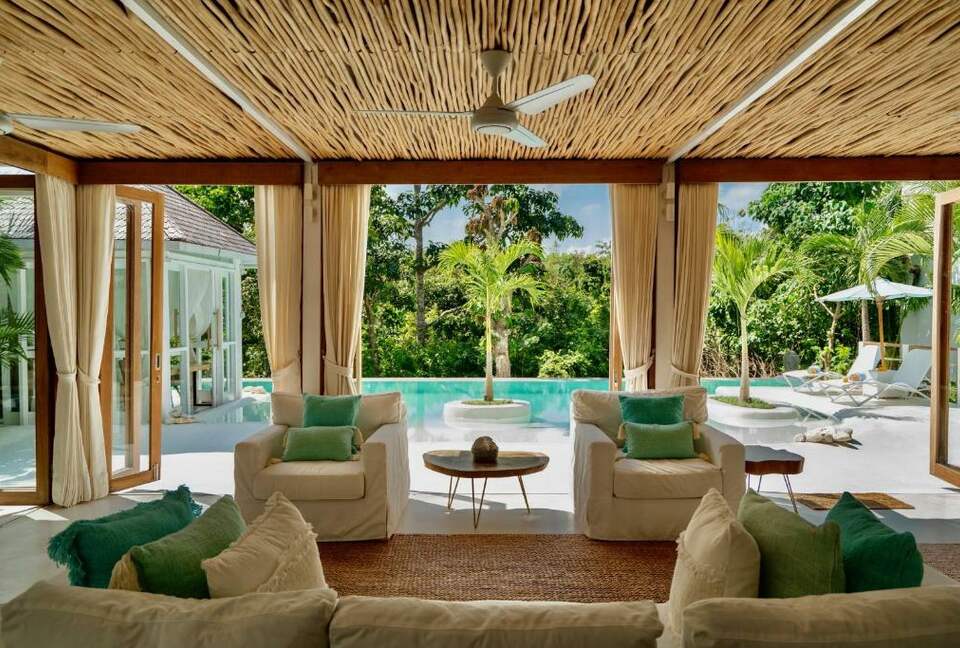 Elegant Uluwatu Escape Near Nyang Nyang Beach - "THE LAGOON " - Bali, Indonesia