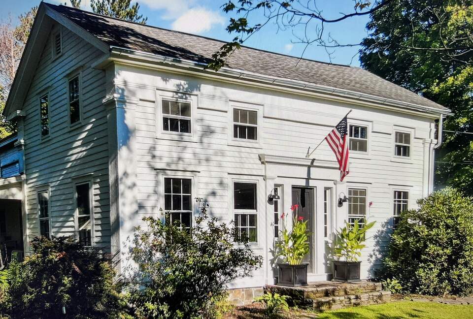 Charming 1792 Country Estate near Hudson Valley & Berkshires - Chatham, New York