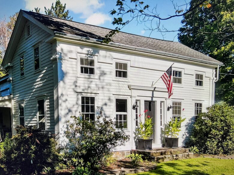 Charming 1792 Country Estate near Hudson Valley & Berkshires - Chatham, New York
