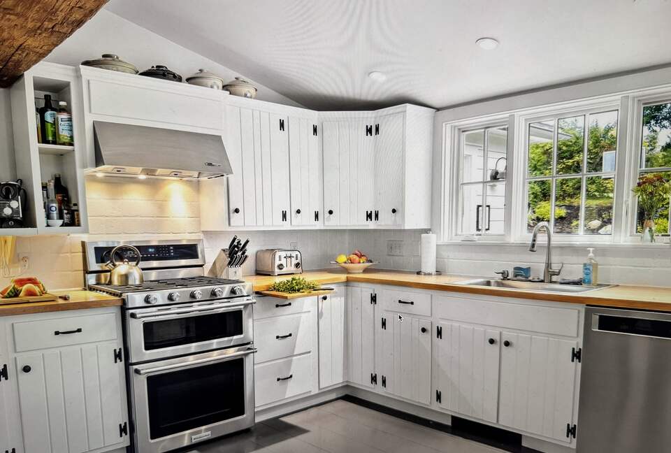 Charming 1792 Country Estate near Hudson Valley & Berkshires - Chatham, New York