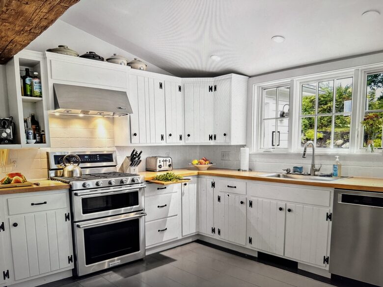 Charming 1792 Country Estate near Hudson Valley & Berkshires - Chatham, New York