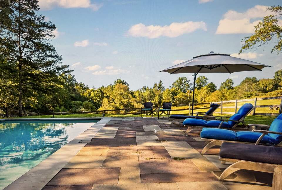 Charming 1792 Country Estate near Hudson Valley & Berkshires - Chatham, New York