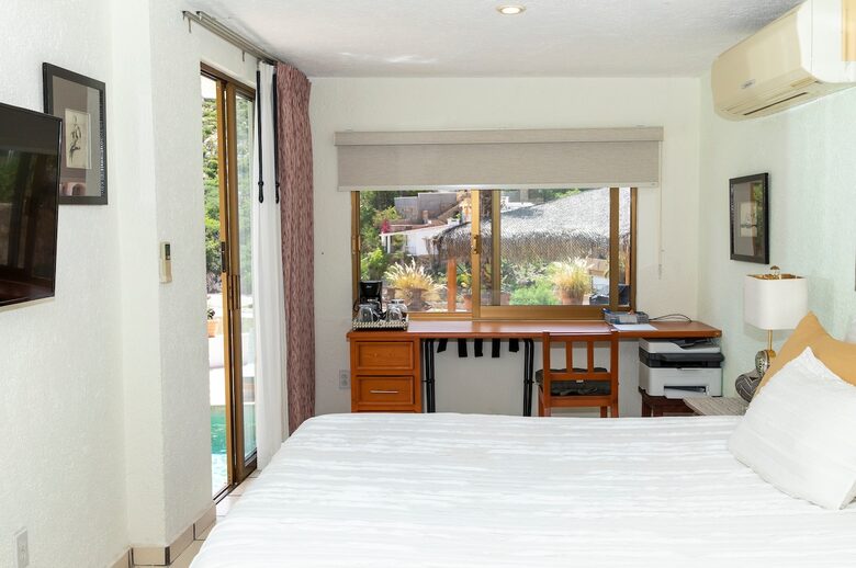 Elegant El Pedregal Retreat with Pool, Palapas & Private Beach Access - Cabo San Lucas, Mexico