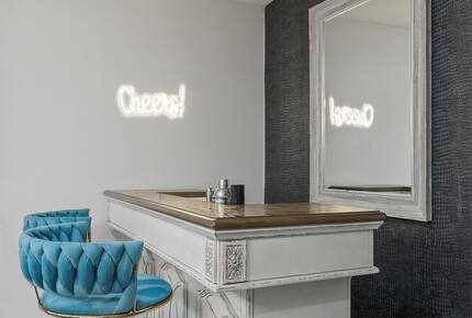 Elegant Entertainer Near Hyde Park - Tampa, Florida