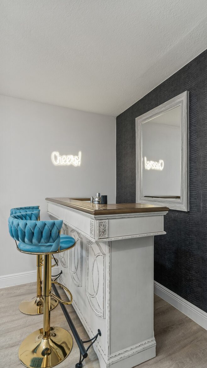 Elegant Entertainer Near Hyde Park - Tampa, Florida