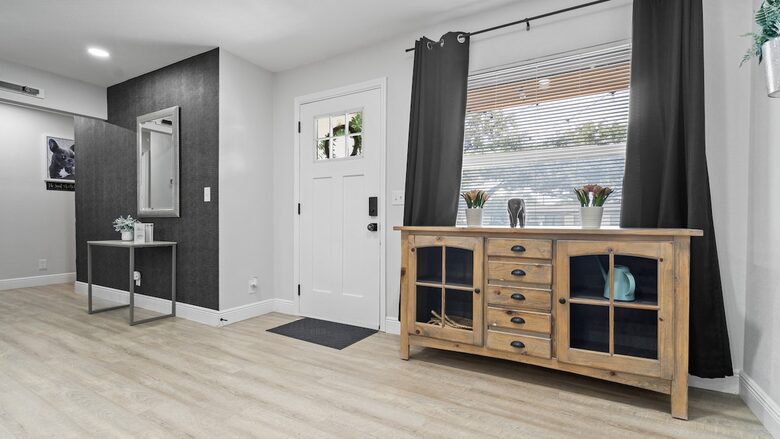 Elegant Entertainer Near Hyde Park - Tampa, Florida