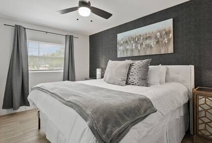 Elegant Entertainer Near Hyde Park - Tampa, Florida