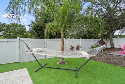 Elegant Entertainer Near Hyde Park - Tampa, Florida