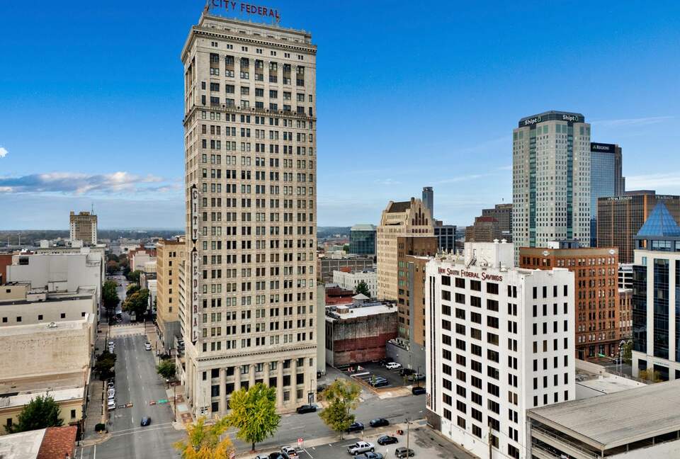 Stylish High-Rise Stay in the Heart of Birmingham - Birmingham, Alabama