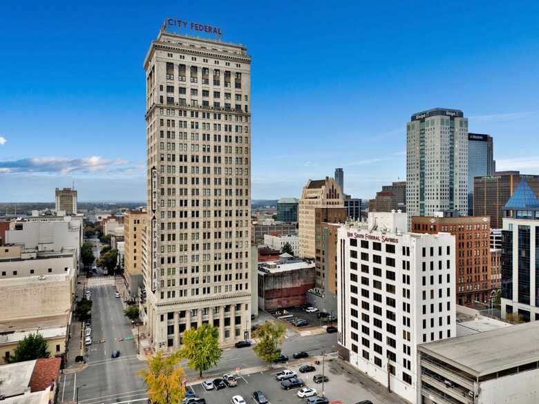 Stylish High-Rise Stay in the Heart of Birmingham - Birmingham, Alabama