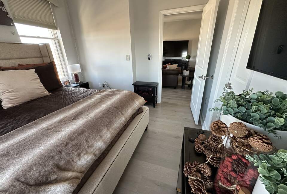 Stylish High-Rise Stay in the Heart of Birmingham - Birmingham, Alabama