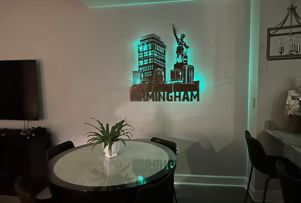 Stylish High-Rise Stay in the Heart of Birmingham - Birmingham, Alabama