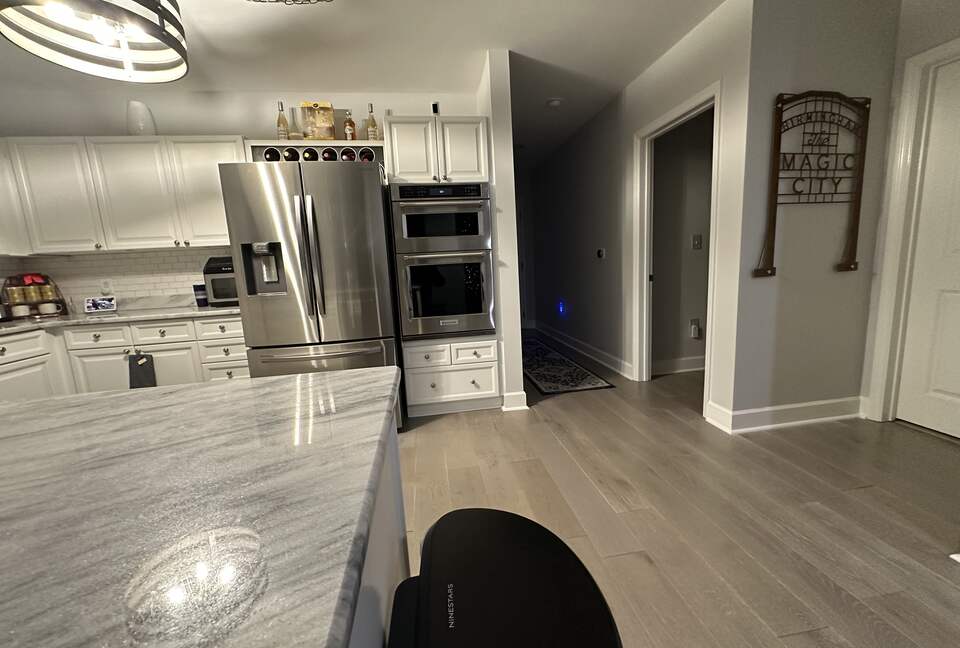 Stylish High-Rise Stay in the Heart of Birmingham - Birmingham, Alabama