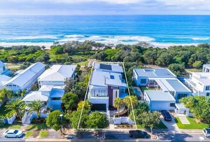 Oceanfront Elegance in Salt Village - Kingscliff, Australia