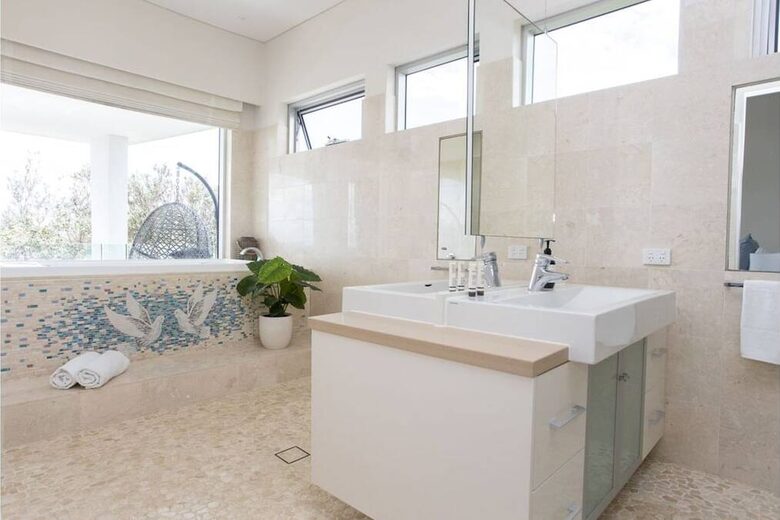 Oceanfront Elegance in Salt Village - Kingscliff, Australia