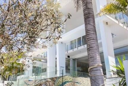 Oceanfront Elegance in Salt Village - Kingscliff, Australia