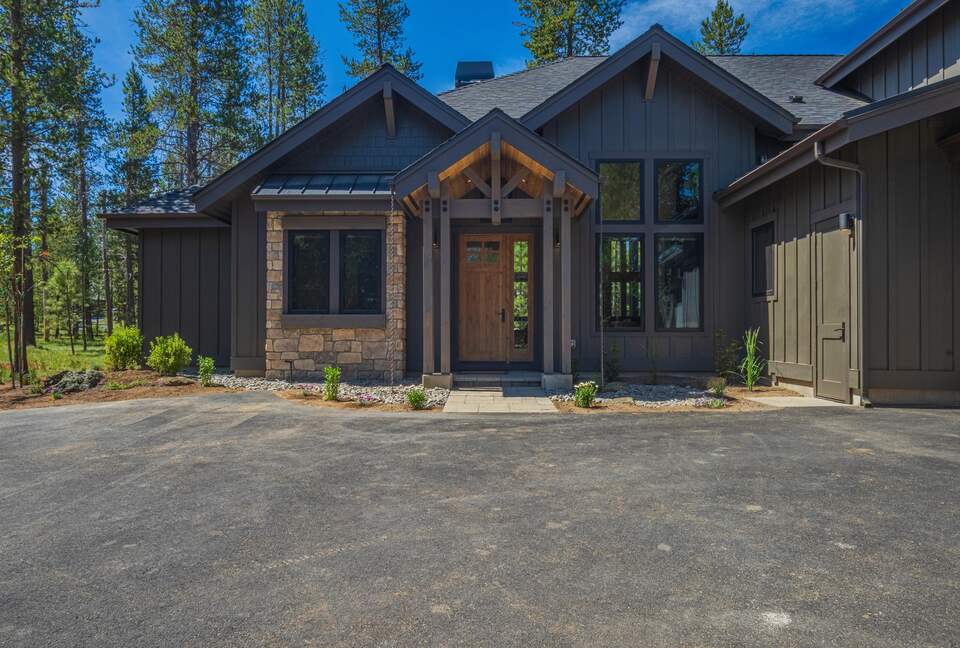 Handcrafted Comfort in Oregon’s High Desert - Sunriver, Oregon