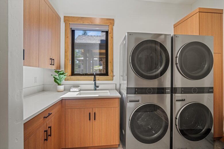 Handcrafted Comfort in Oregon’s High Desert - Sunriver, Oregon