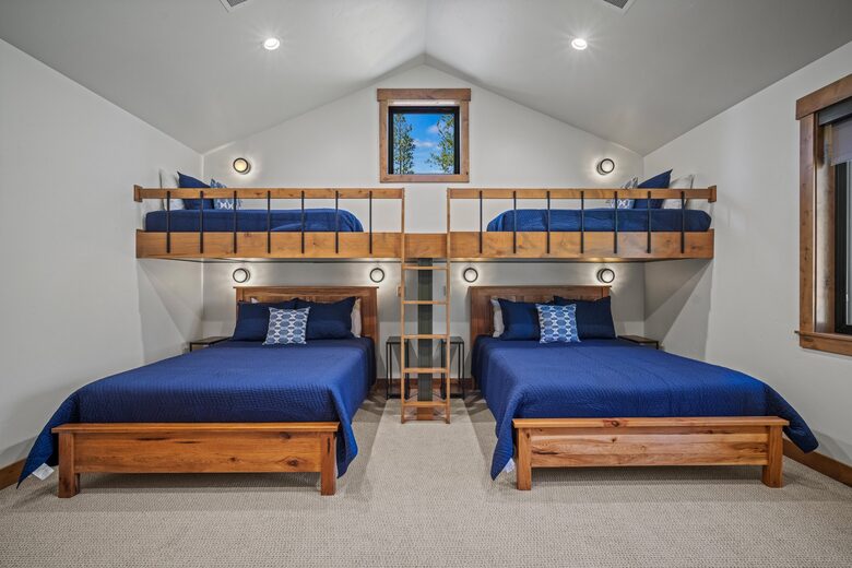 Handcrafted Comfort in Oregon’s High Desert - Sunriver, Oregon