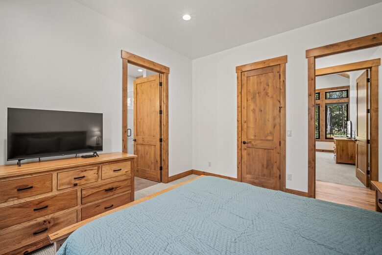 Handcrafted Comfort in Oregon’s High Desert - Sunriver, Oregon