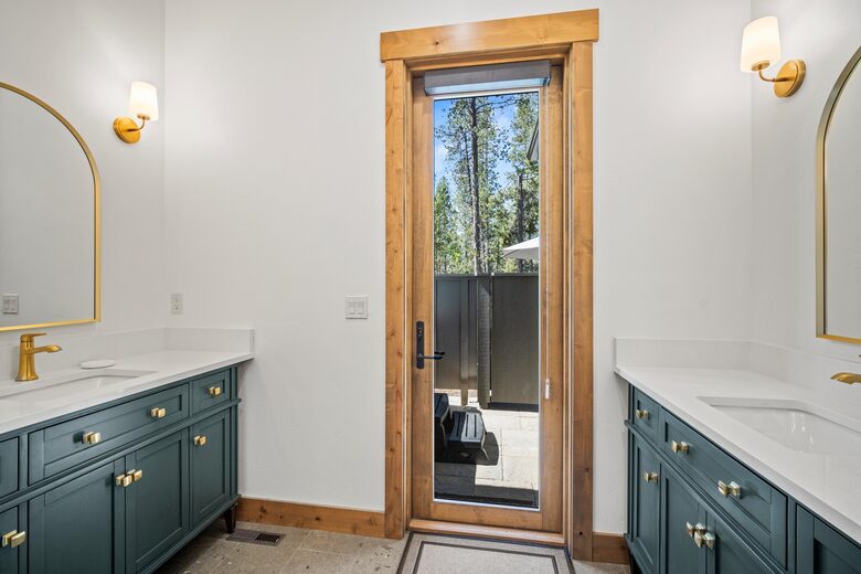 Handcrafted Comfort in Oregon’s High Desert - Sunriver, Oregon