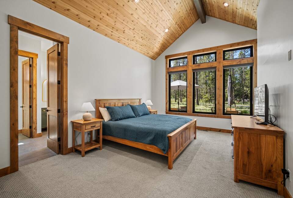 Handcrafted Comfort in Oregon’s High Desert - Sunriver, Oregon