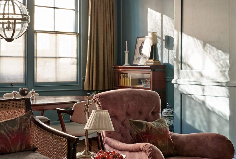 Elegant Georgian Townhouse in the Heart of Barnes Village - London, United Kingdom