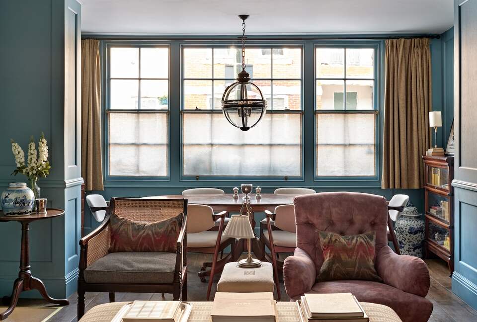 Elegant Georgian Townhouse in the Heart of Barnes Village - London, United Kingdom