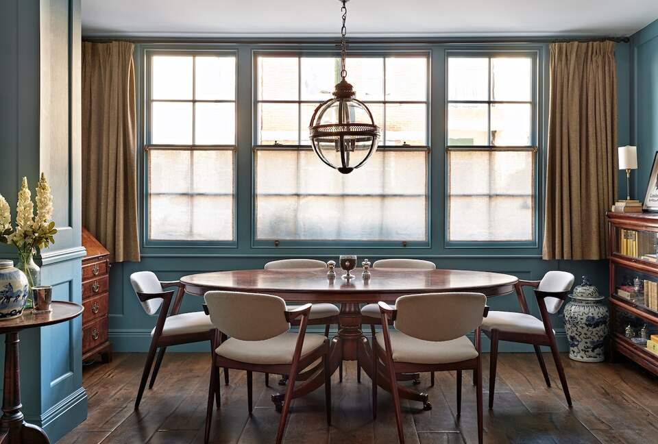 Elegant Georgian Townhouse in the Heart of Barnes Village - London, United Kingdom