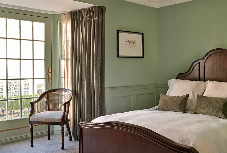 Elegant Georgian Townhouse in the Heart of Barnes Village - London, United Kingdom