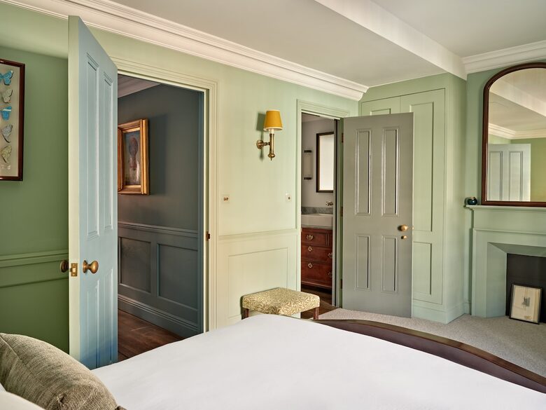 Elegant Georgian Townhouse in the Heart of Barnes Village - London, United Kingdom