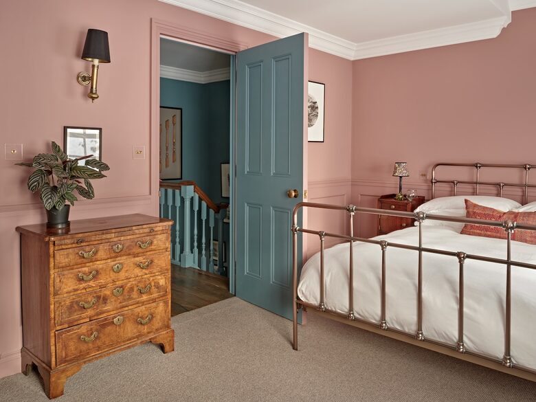 Elegant Georgian Townhouse in the Heart of Barnes Village - London, United Kingdom