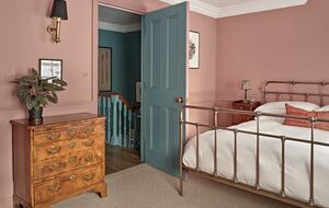 Elegant Georgian Townhouse in the Heart of Barnes Village - London, United Kingdom