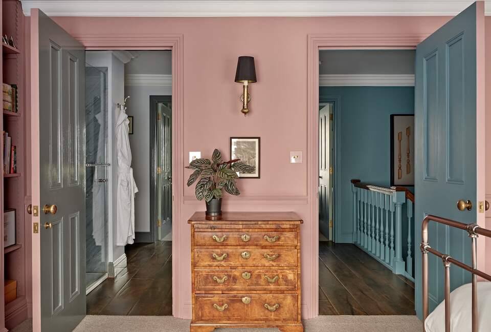 Elegant Georgian Townhouse in the Heart of Barnes Village - London, United Kingdom