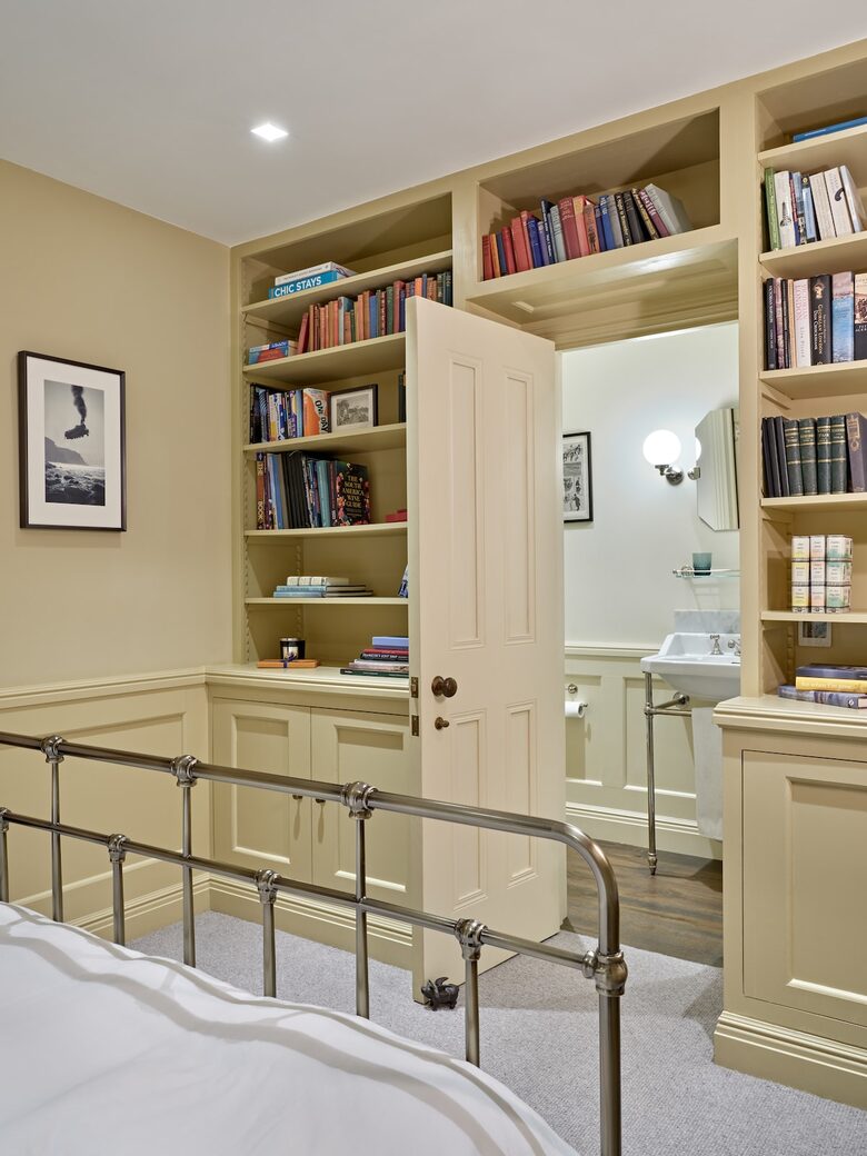 Elegant Georgian Townhouse in the Heart of Barnes Village - London, United Kingdom