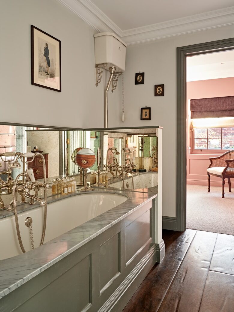 Elegant Georgian Townhouse in the Heart of Barnes Village - London, United Kingdom