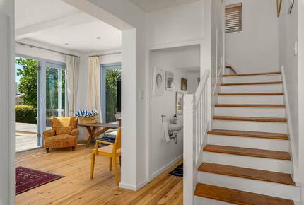 The Rafters: Timeless Charm by the Sea - Muizenberg, South Africa