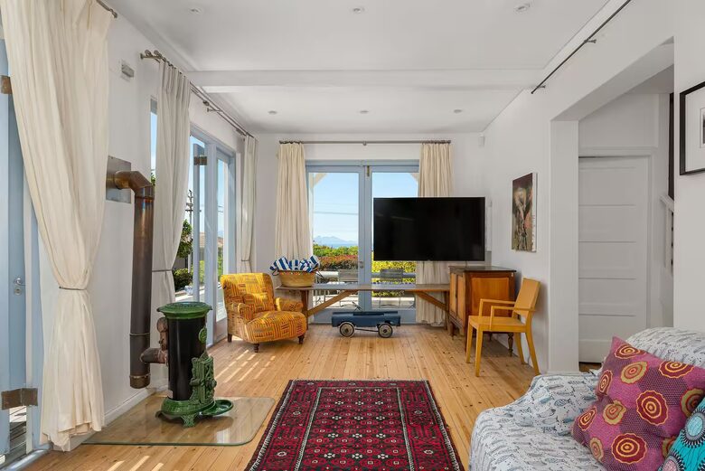 The Rafters: Timeless Charm by the Sea - Muizenberg, South Africa