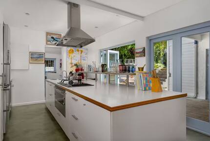 The Rafters: Timeless Charm by the Sea - Muizenberg, South Africa