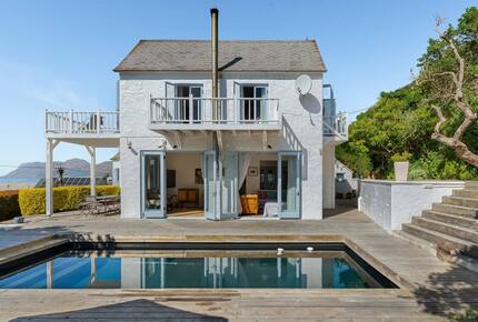 The Rafters: Timeless Charm by the Sea - Muizenberg, South Africa