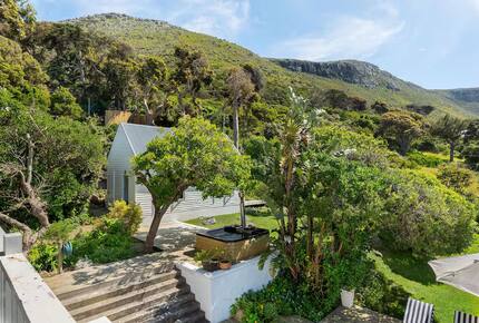 The Rafters: Timeless Charm by the Sea - Muizenberg, South Africa